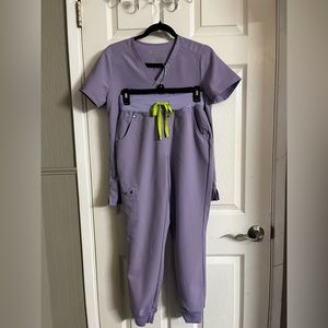 Figs set Catarina top size xs and Zamora jogger size xs color lavender dew